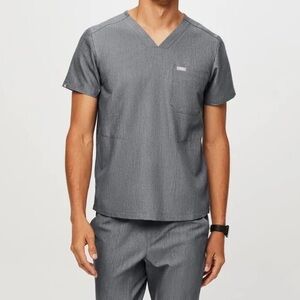 Figs Chisec Three-Pocket Scrub Top in Graphite